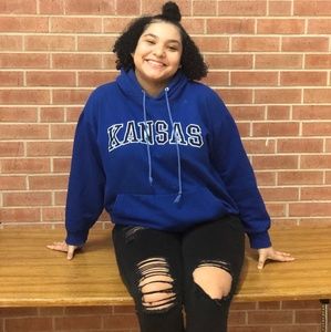 Meet your Posher, Laraye